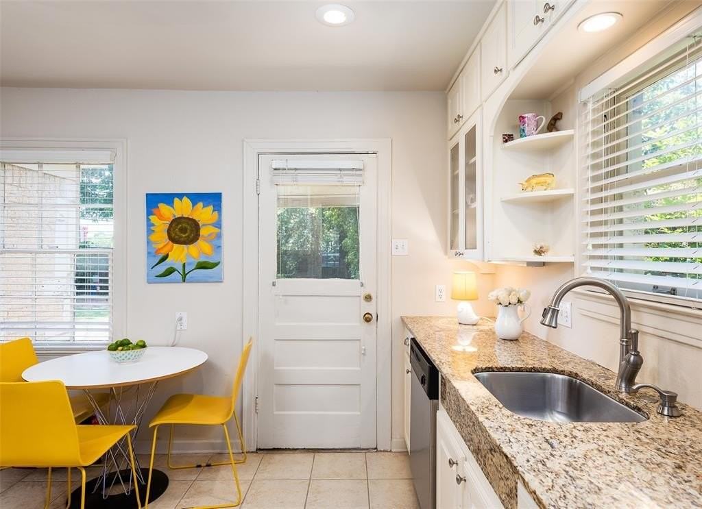 5122 W Amherst Ave - Photo 7 of 20