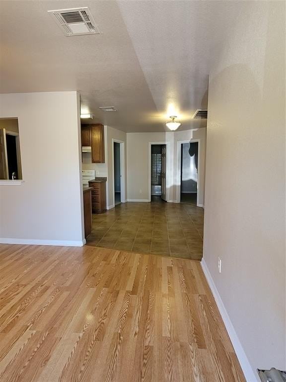 229 E Craven Ave - Photo 4 of 6