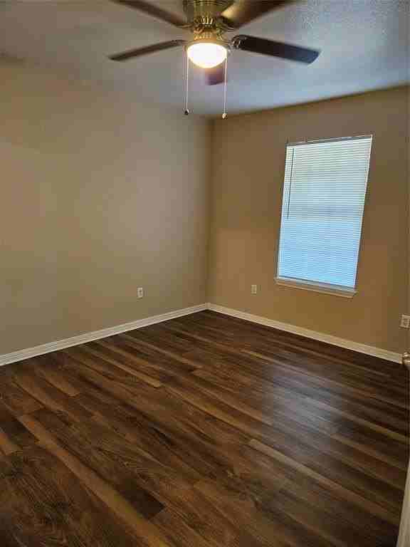 225 E Craven Ave - Photo 3 of 11