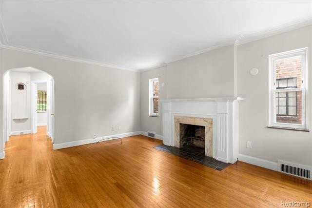 11110 Wayburn St - Photo 2 of 18