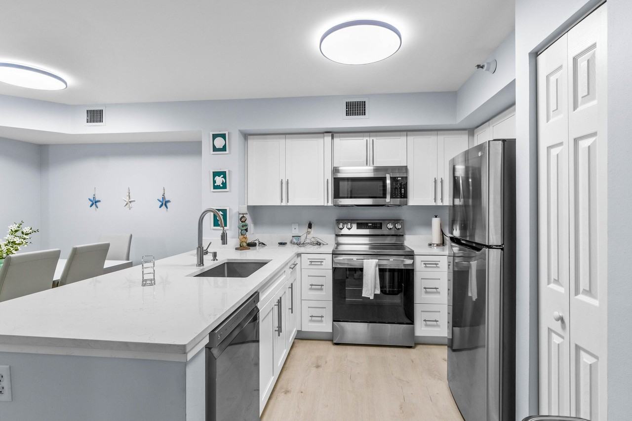 140 Yacht Club Way #107 - Photo 6 of 50