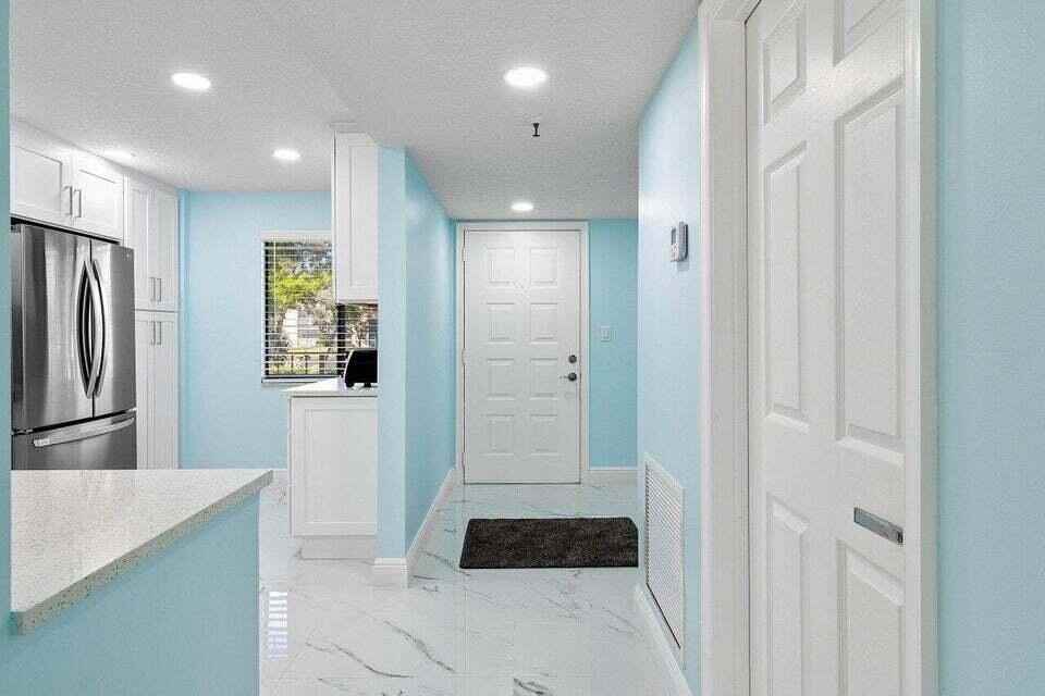 7076 Huntington Ln #207 - Photo 3 of 44