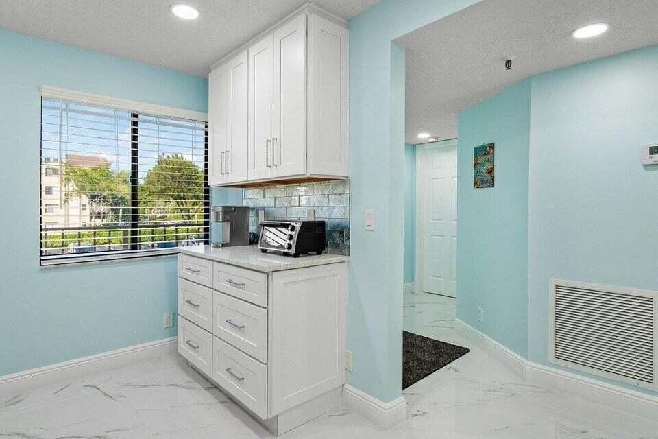 7076 Huntington Ln #207 - Photo 4 of 44