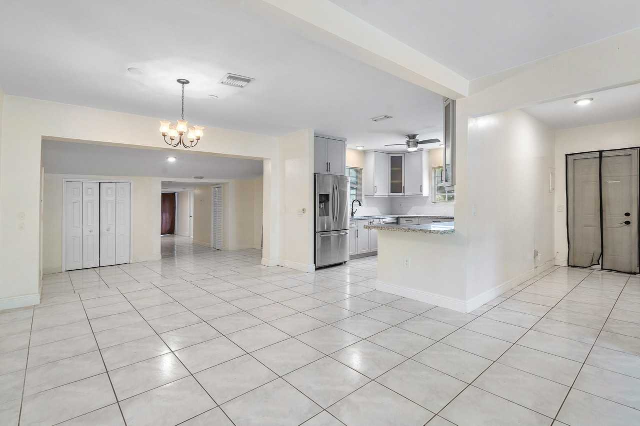 6130 Edwards Rd - Photo 4 of 17