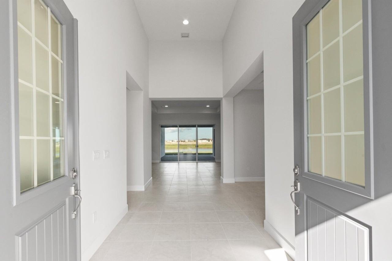 5579 Liberty Ln - Photo 5 of 50