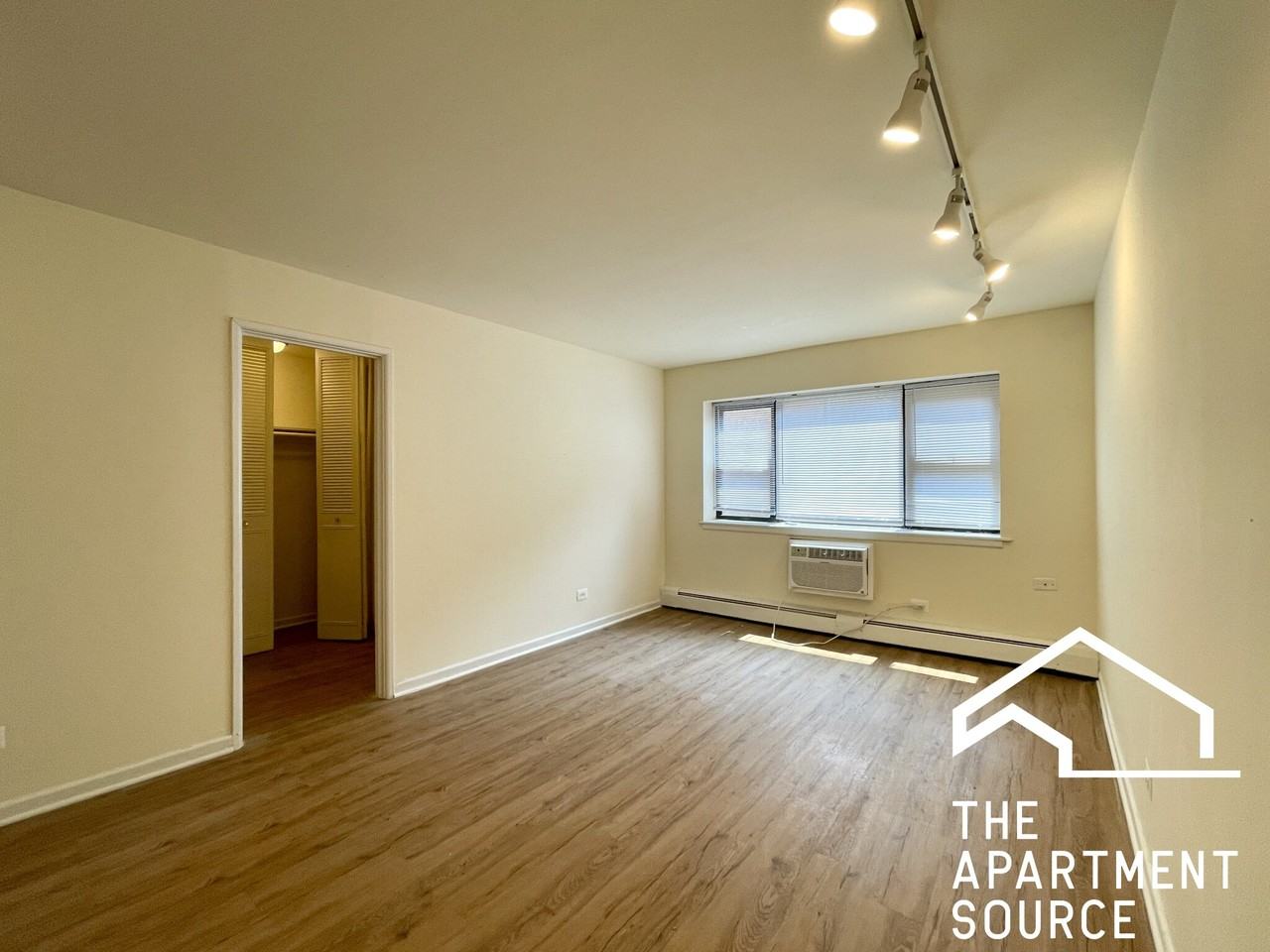 6006 N Kenmore Ave #104