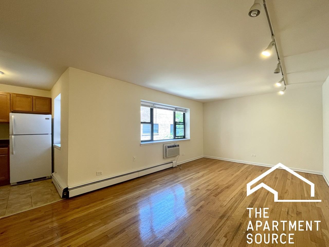 6006 N Kenmore Ave #205