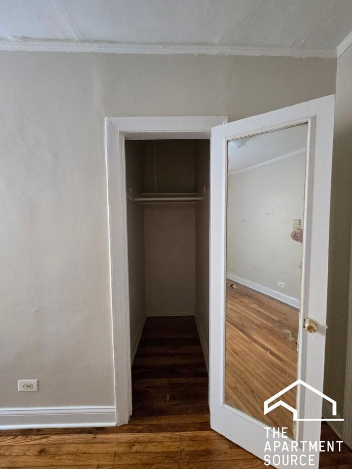 6904 N Ravenswood Ave #1 - Photo 5 of 6