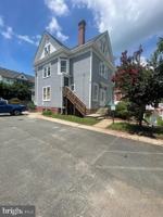 featured image of 1122 Caroline St