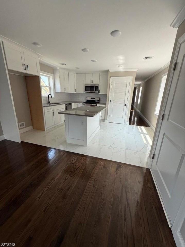 515 Walnut Street - Photo 5 of 29