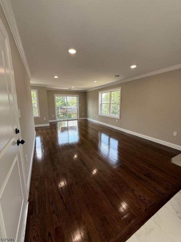 515 Walnut Street - Photo 3 of 29