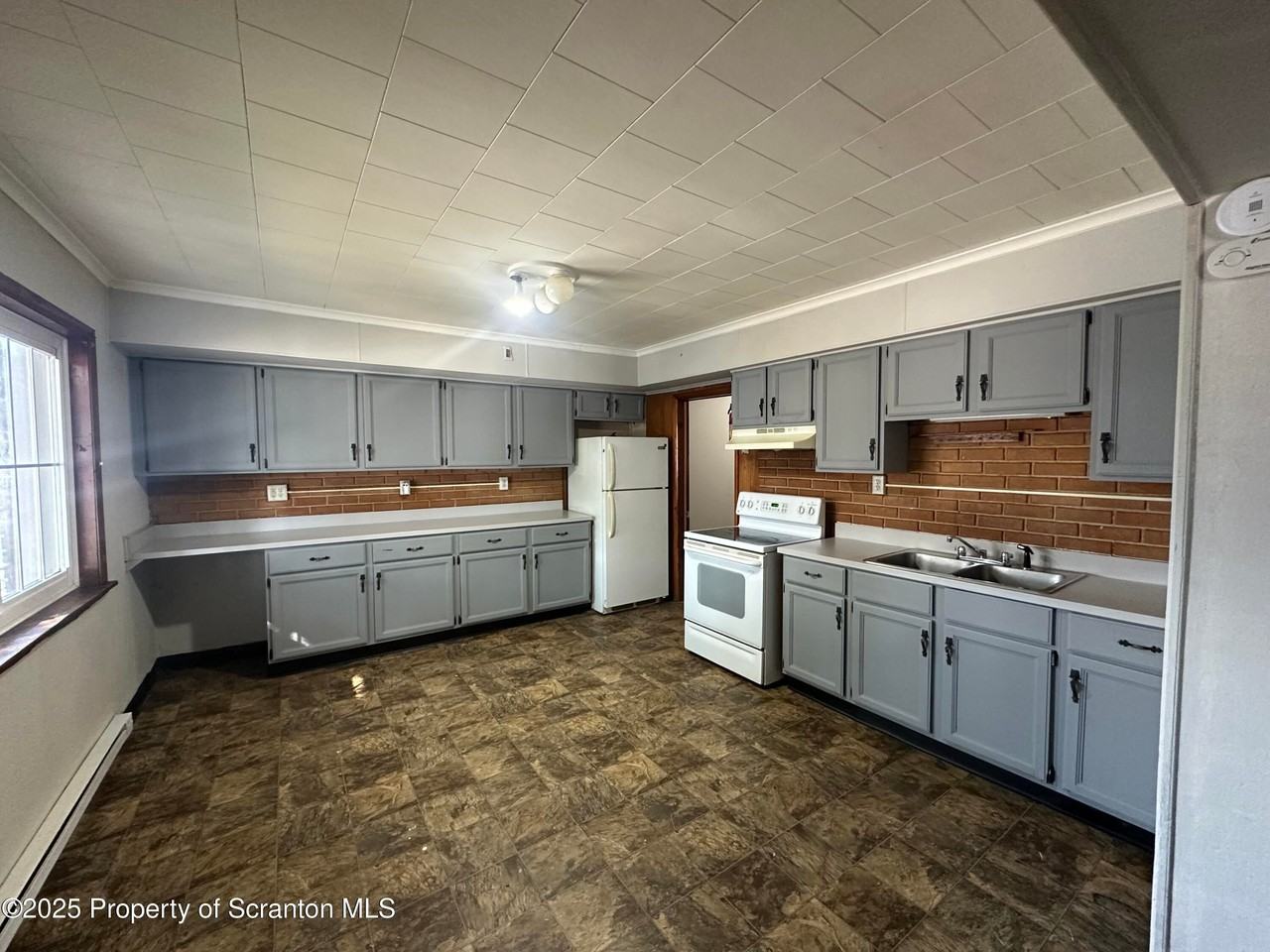 717 Prospect Ave - Photo 3 of 5