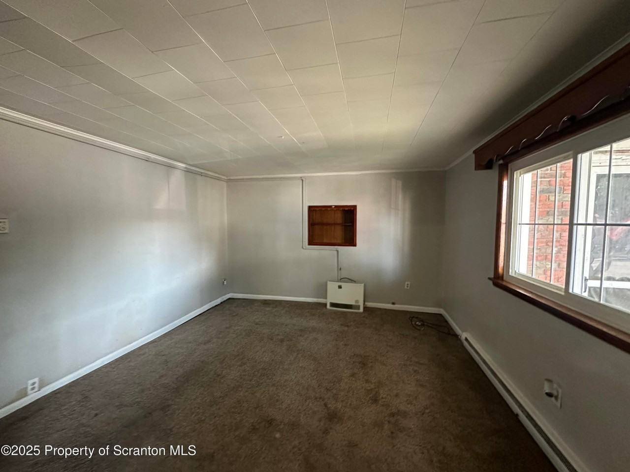 717 Prospect Ave - Photo 4 of 5