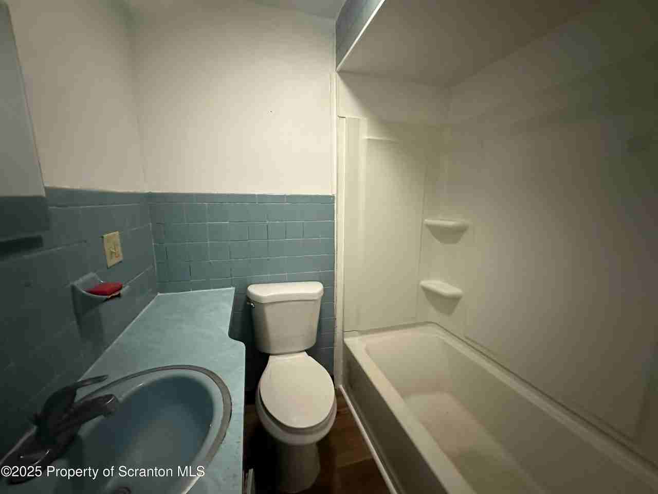 717 Prospect Ave - Photo 5 of 5