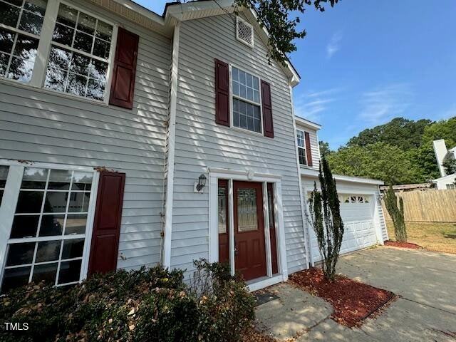 102 Alice Court - Photo 2 of 32