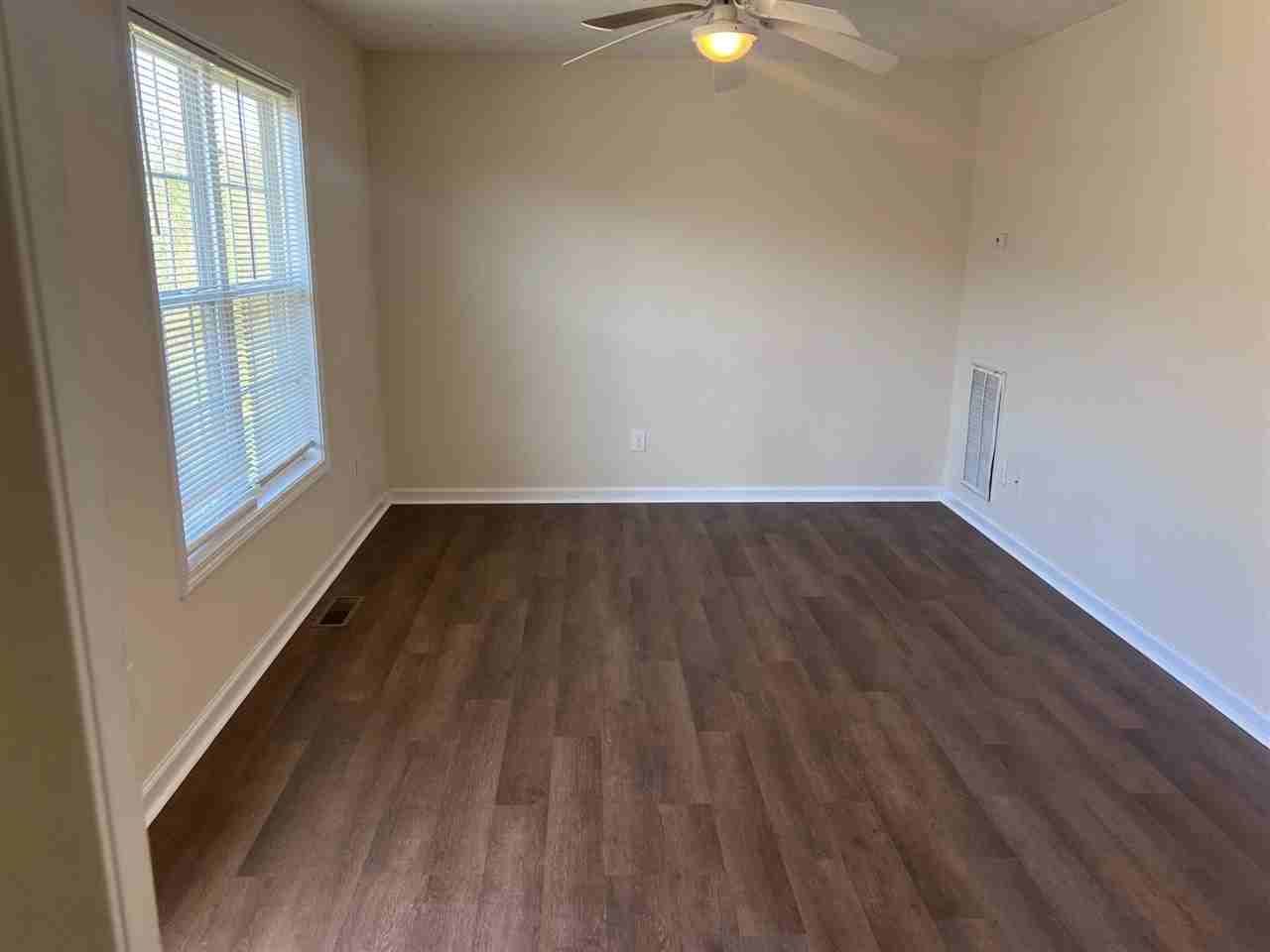 131 Amy Ave - Photo 2 of 5