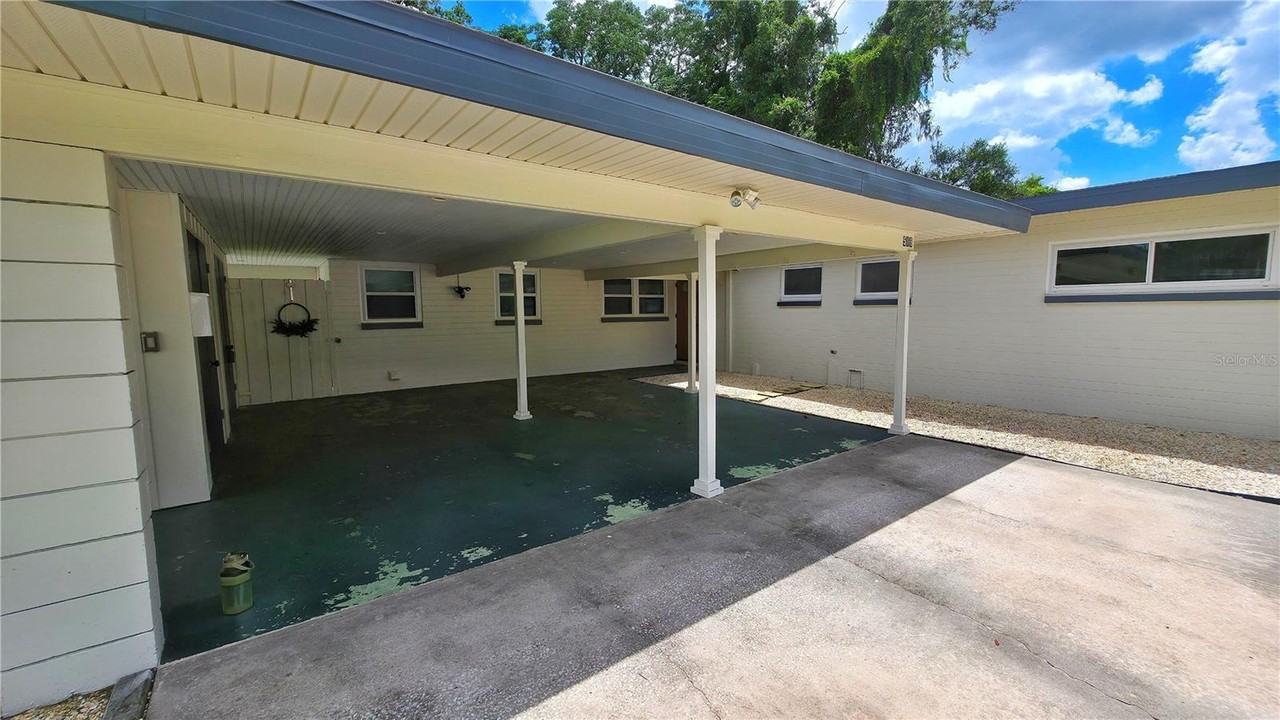 518 Oranole Rd - Photo 2 of 23