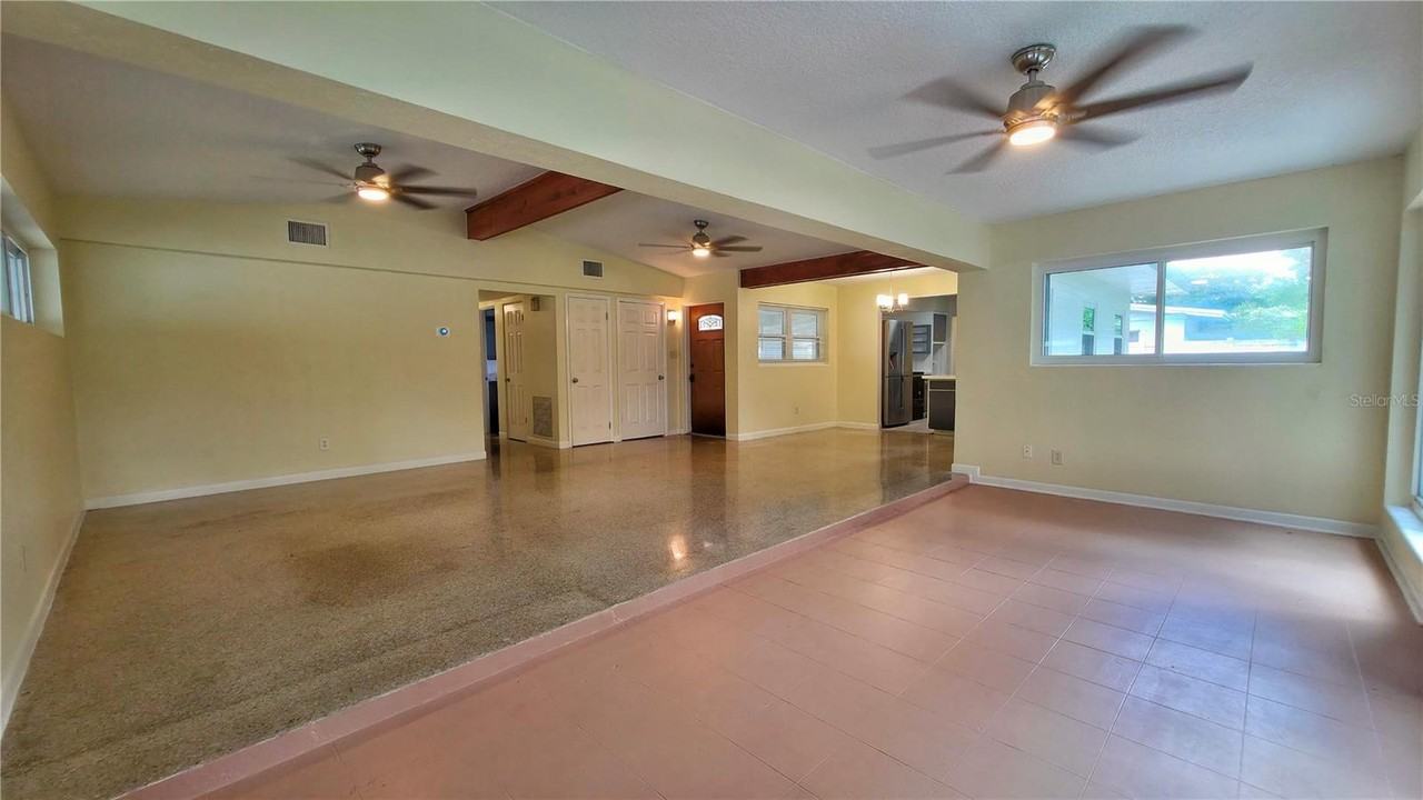 518 Oranole Rd - Photo 5 of 23