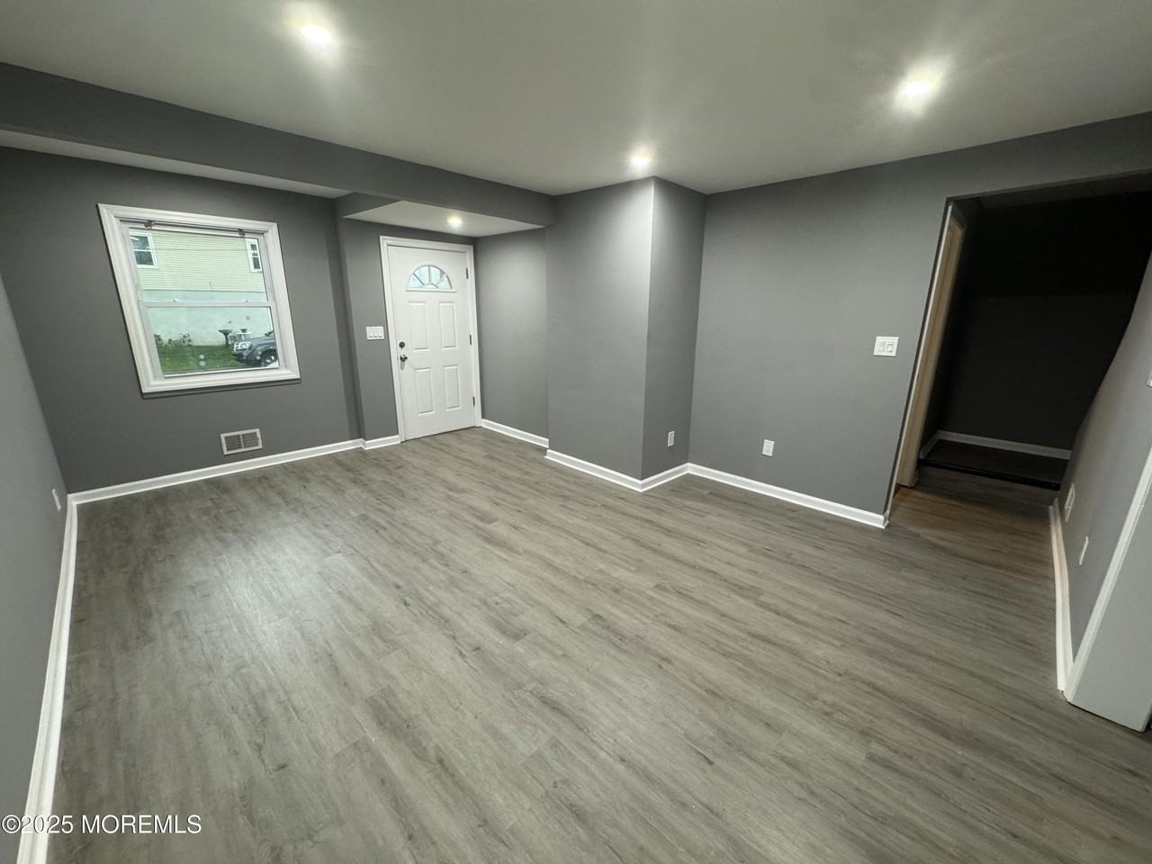 315 Lorillard Ave - Photo 3 of 24