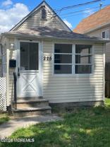 225 Seeley Ave ## 227 - Photo 1 of 1