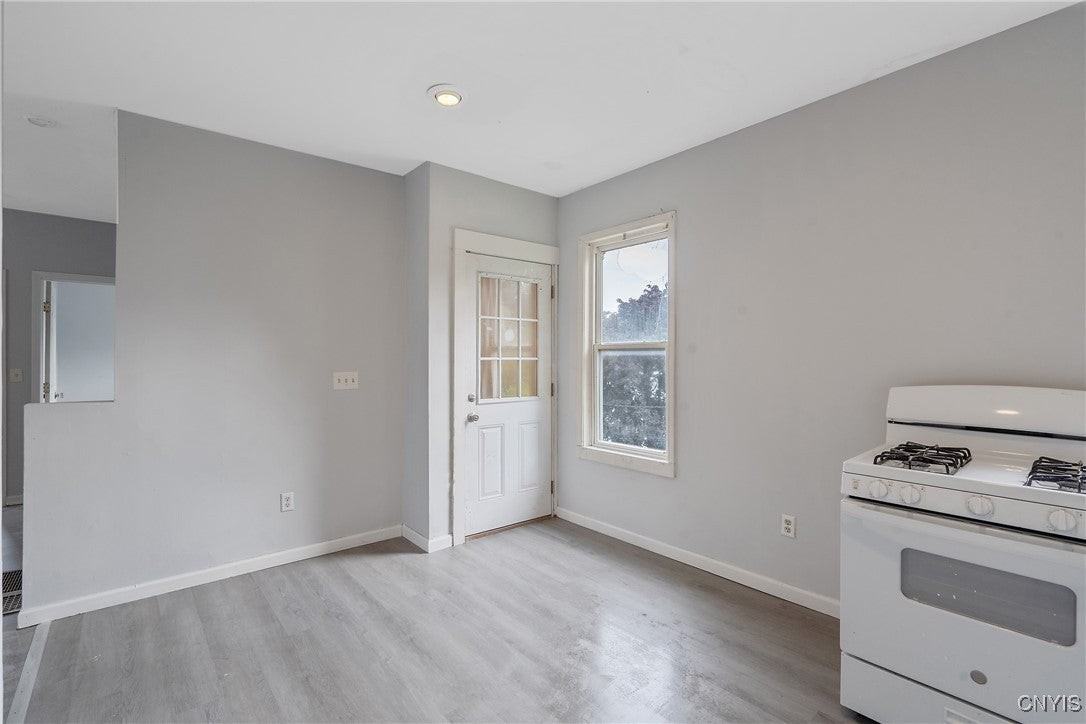 117 W Schuyler St - Photo 6 of 14