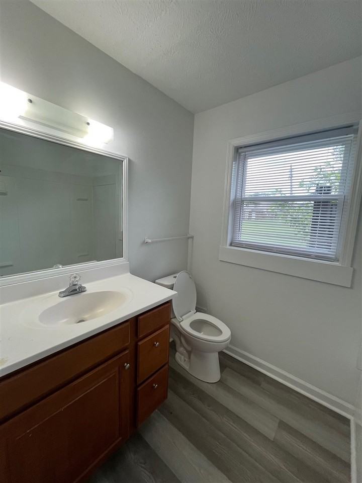 1294 Kenilwood Way - Photo 5 of 7