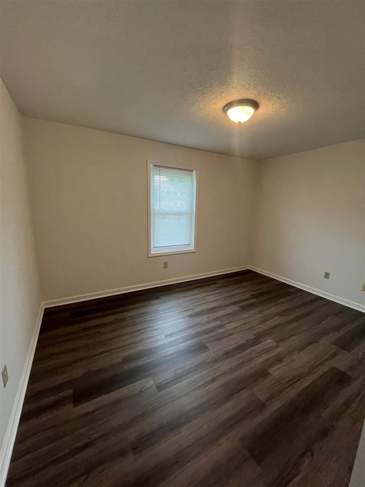 1294 Kenilwood Way - Photo 6 of 7