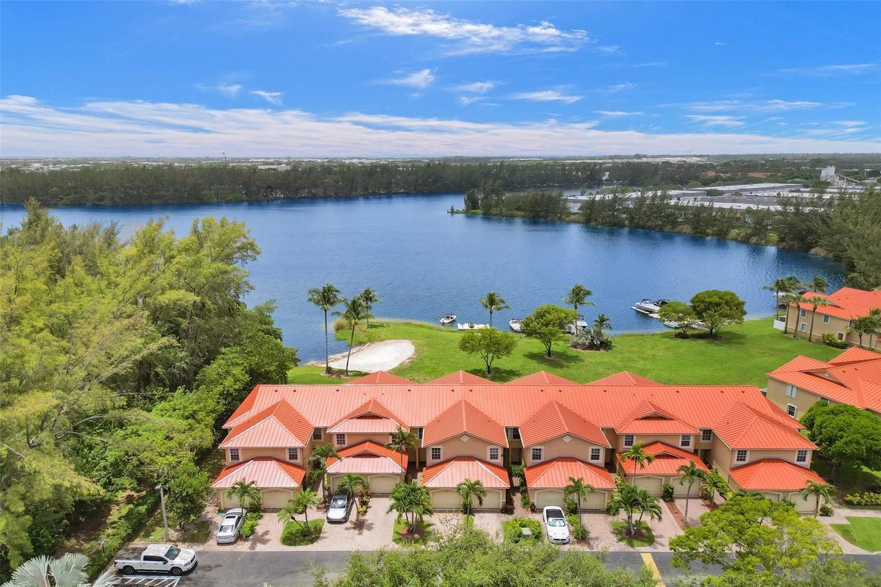 4059 Crystal Lake Dr - Photo 2 of 50