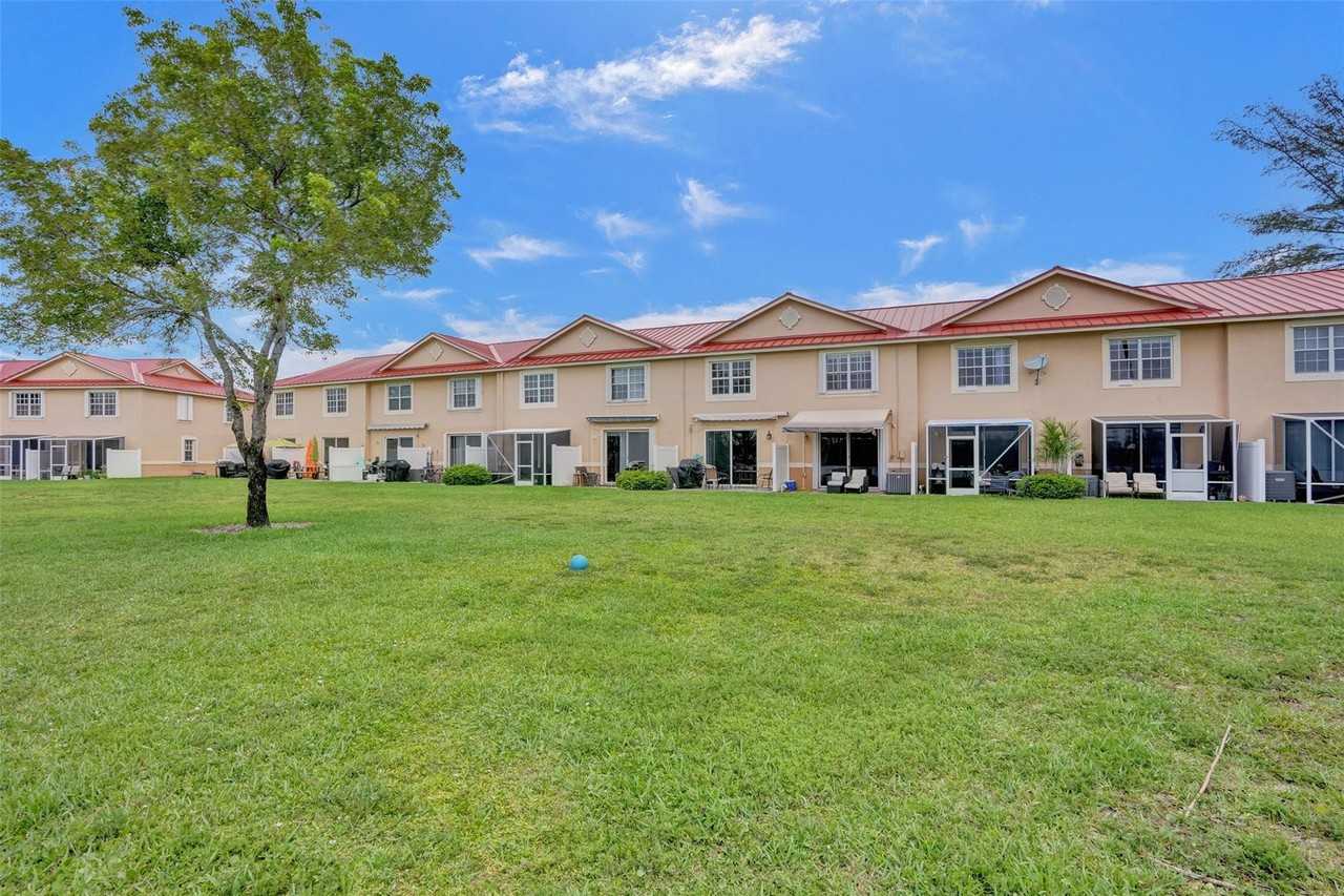 4059 Crystal Lake Dr - Photo 6 of 50