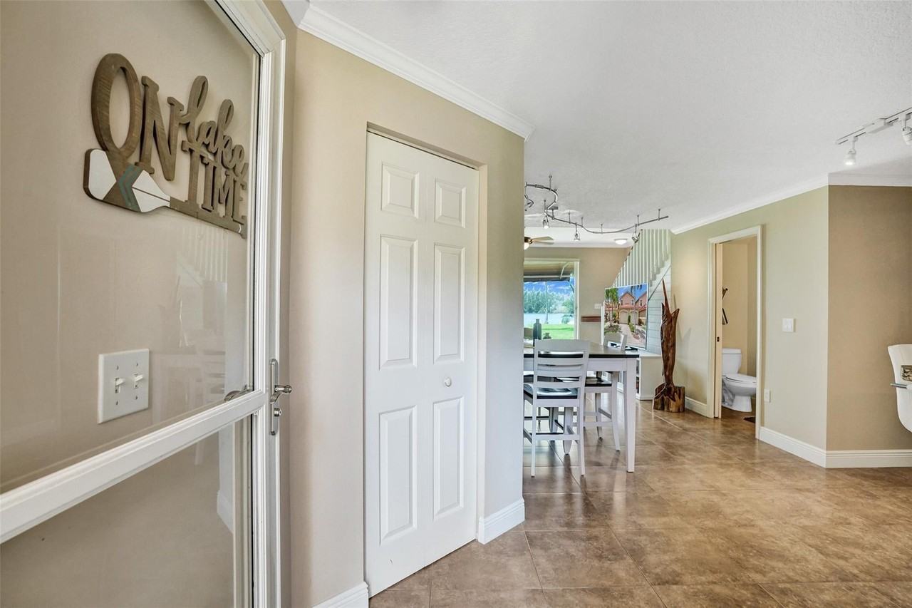 4059 Crystal Lake Dr - Photo 7 of 50