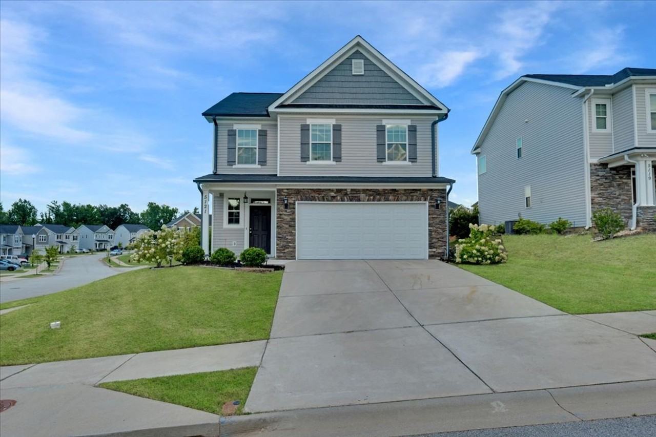 5121 Heathbrook Dr - Photo 3 of 42