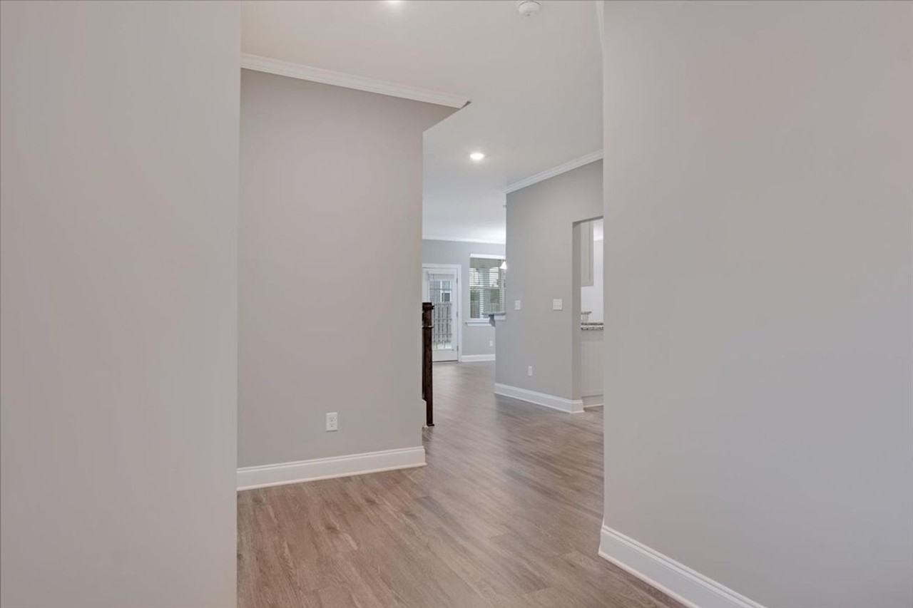 5121 Heathbrook Dr - Photo 4 of 42