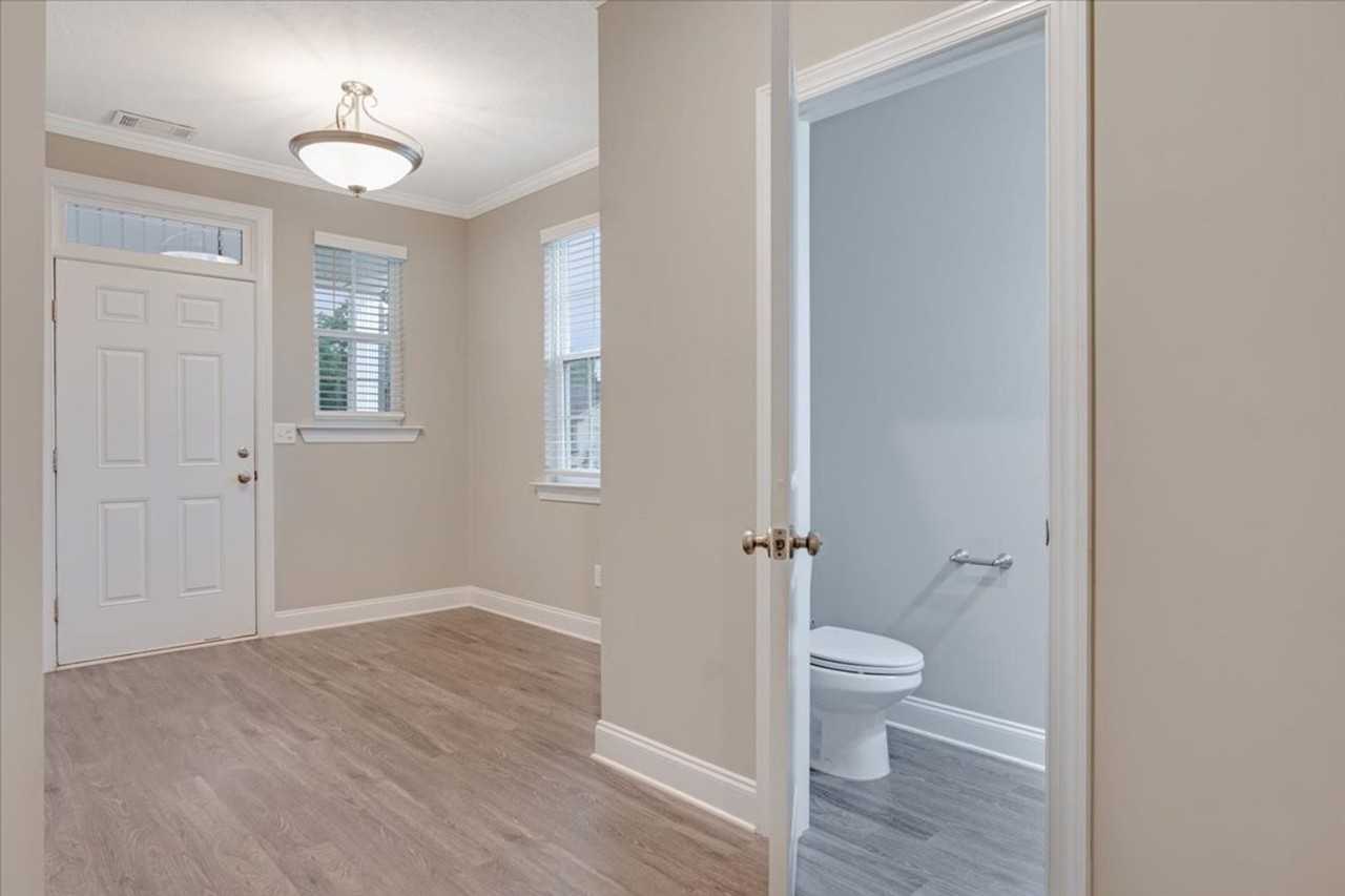 5121 Heathbrook Dr - Photo 5 of 42