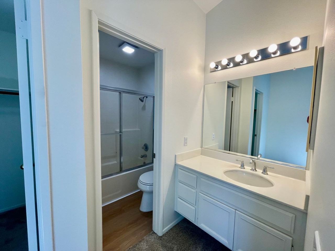 10 Chaumont Cir - Photo 7 of 10