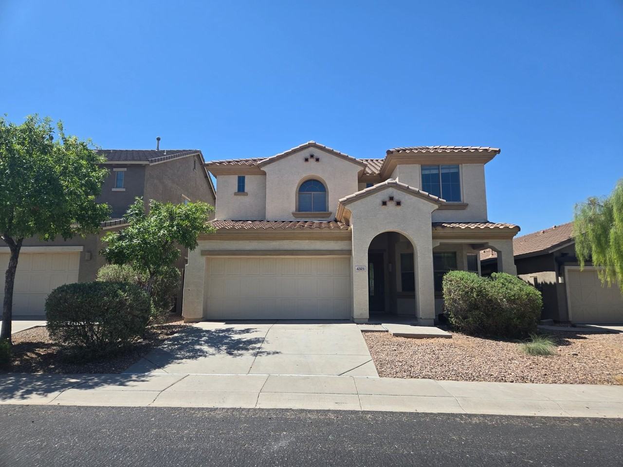 4321 W Judson Dr - Photo 2 of 50