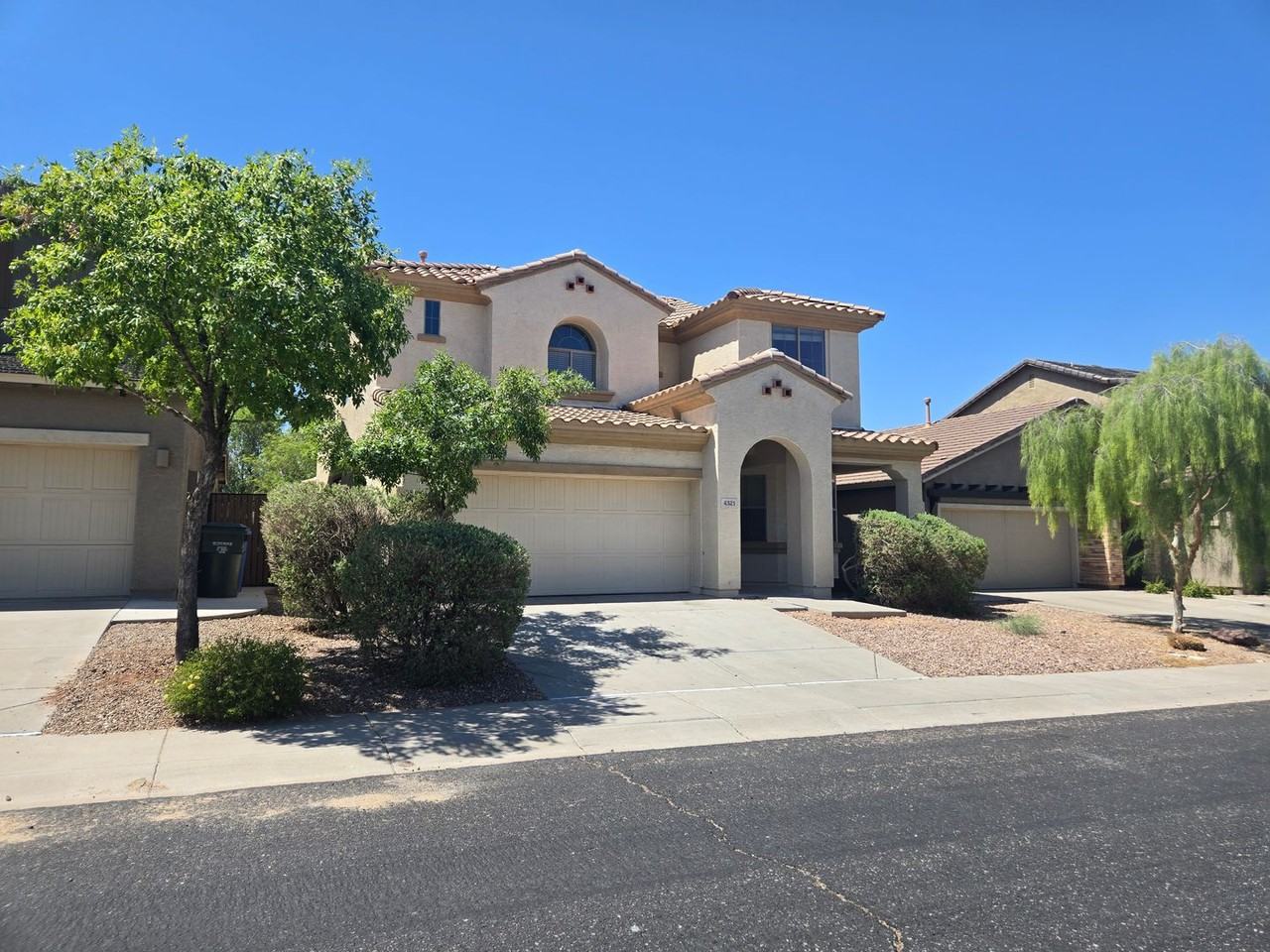 4321 W Judson Dr - Photo 3 of 50