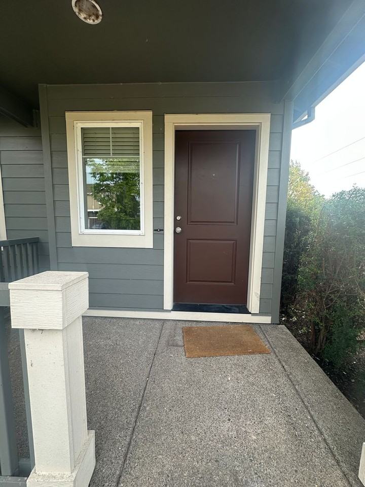 2396 Northwest Sunny Lane - Photo 3 of 22