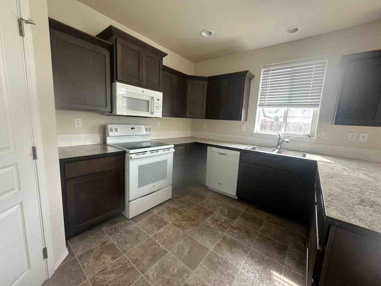 2396 Northwest Sunny Lane - Photo 6 of 22