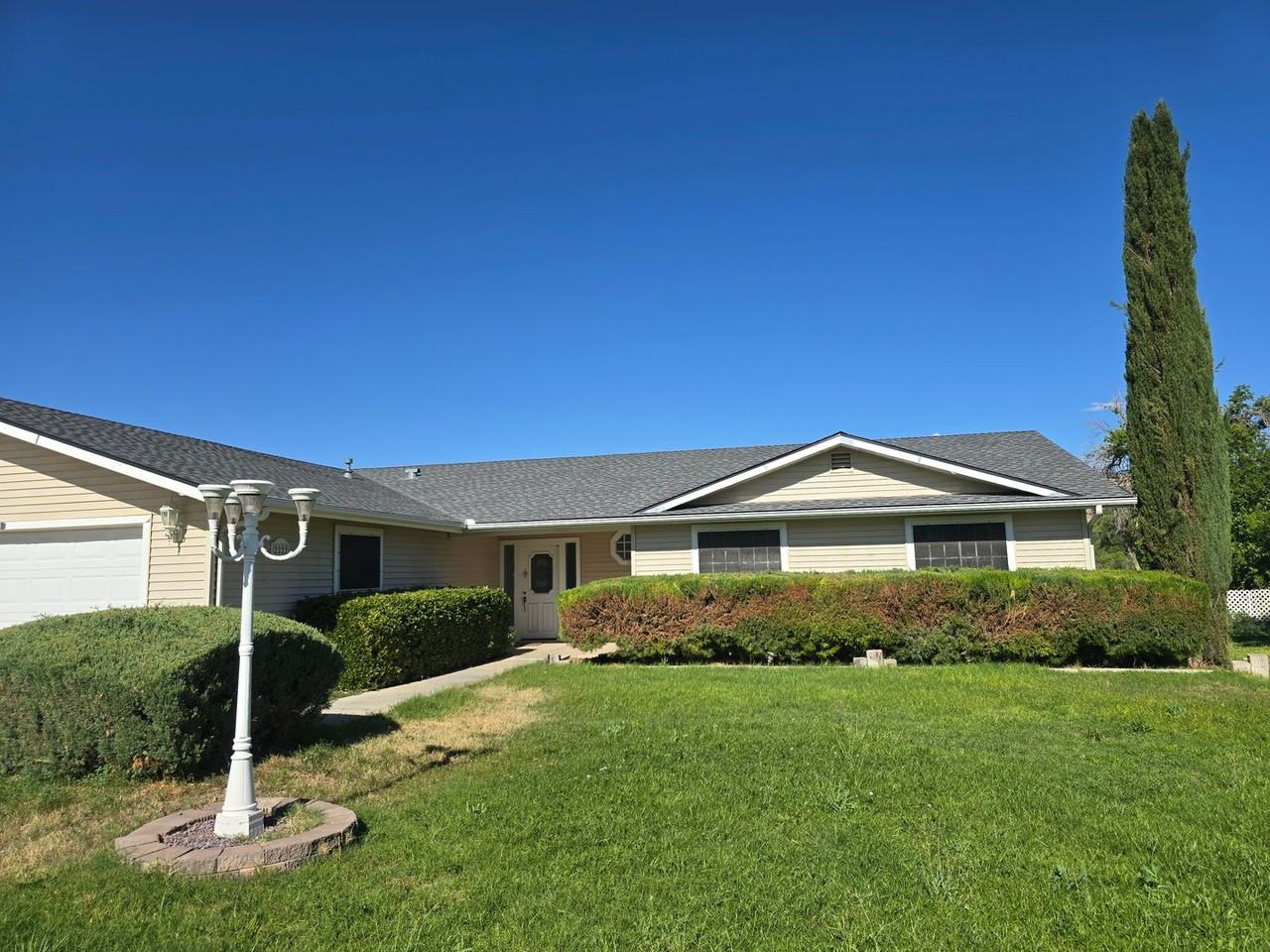 2222 E Aspen St - Photo 3 of 35