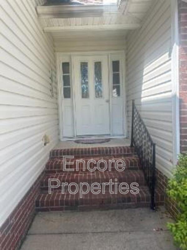 3384 Carolina Way - Photo 2 of 21