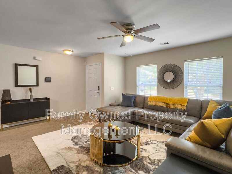 204 Wildberry Ln - Photo 6 of 30