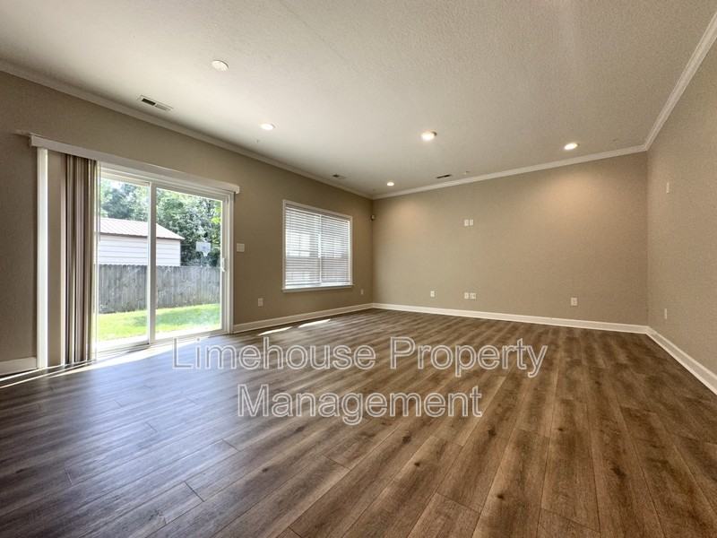 2101 Ball St - Photo 3 of 23