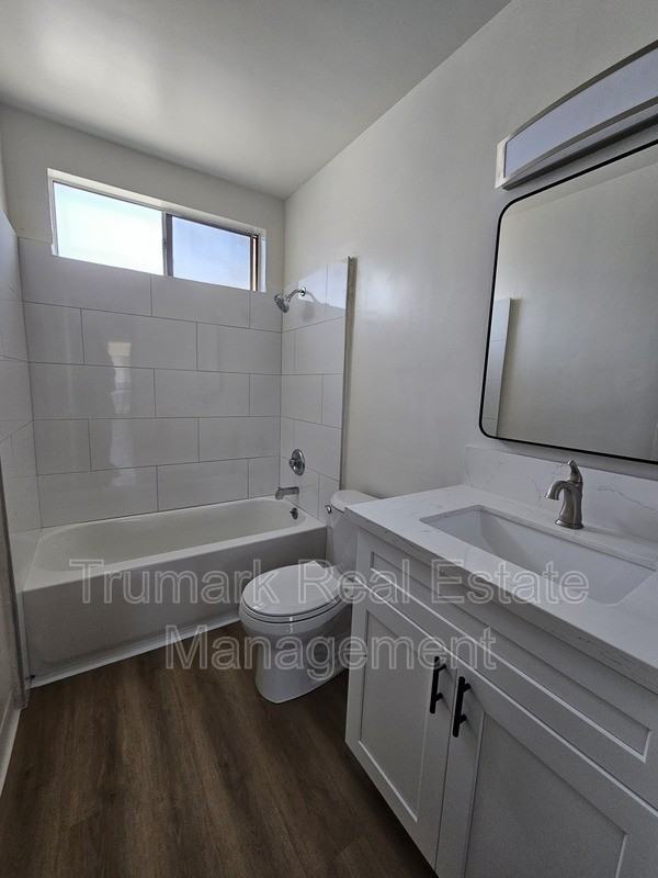 337 Riverdale Dr #7 - Photo 5 of 6