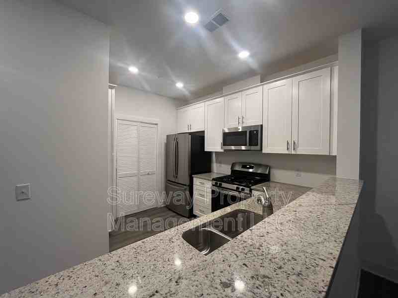 1016 Vanderbergh - Photo 2 of 12