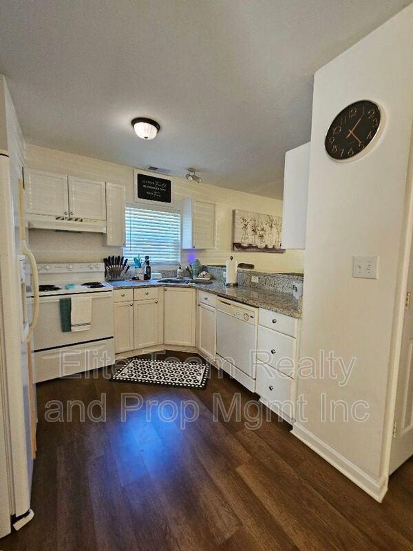 336 Lutz Ave - Photo 5 of 17