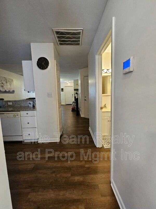 336 Lutz Ave - Photo 6 of 17