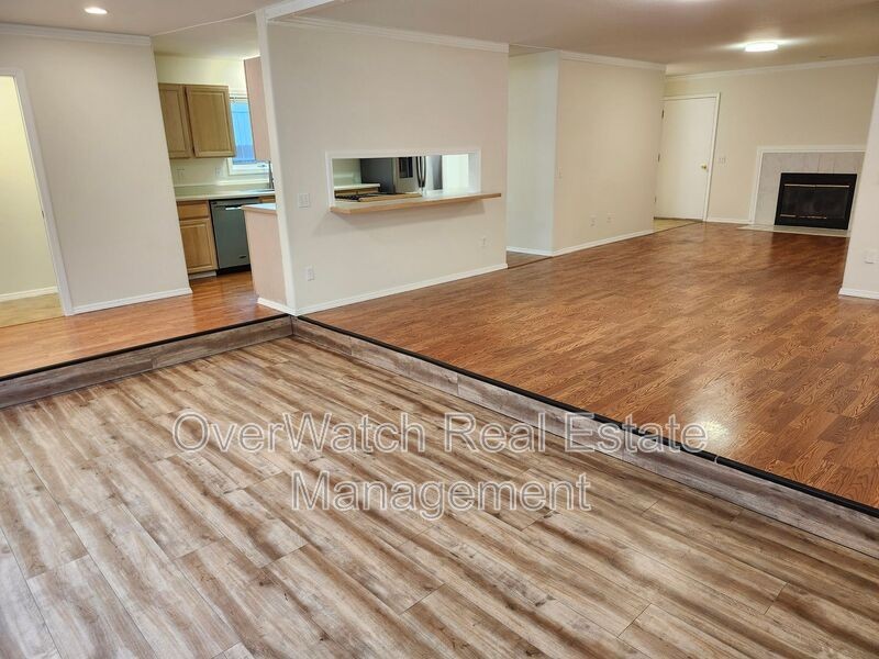 9321 Noblewood St - Photo 4 of 27