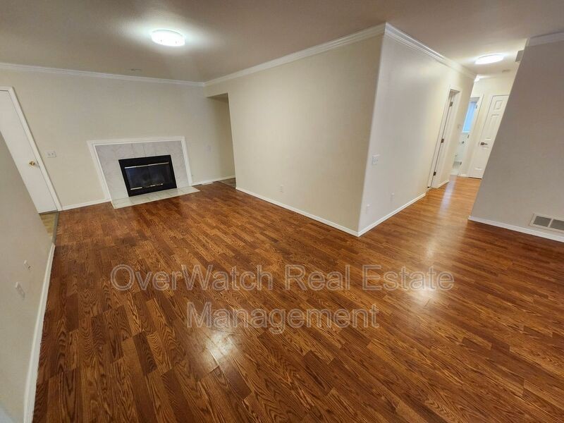 9321 Noblewood St - Photo 5 of 27