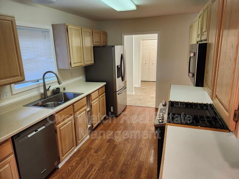 9321 Noblewood St - Photo 7 of 27