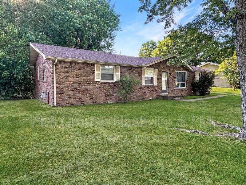 320 Mockingbird Ln - Photo 2 of 16